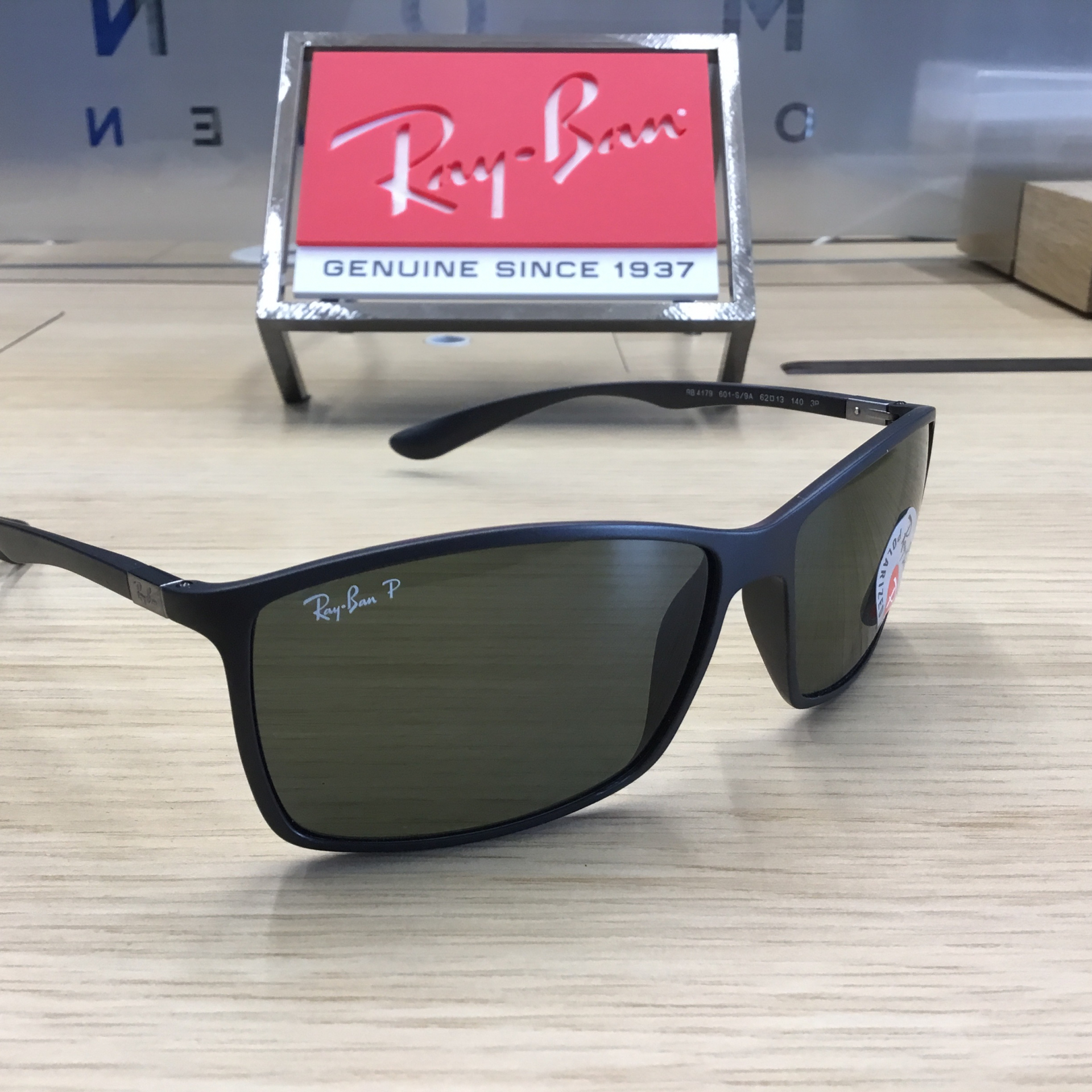 Ray Ban RB4179 601S/9A
